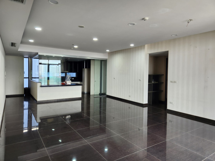 Chủ nhà bán căn chung cư Dolphin Plaza, Nam Từ Liêm. Tầng trung, 4PN, 3WC, 191m2, LH: 0906 212 358